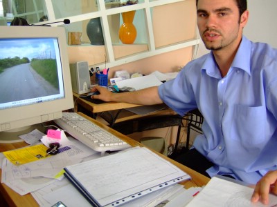 ���[�}�j�A �y�n �s���Y����