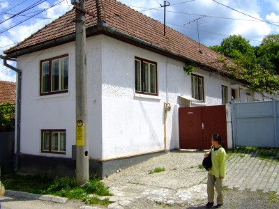 ���[�}�j�A�@����